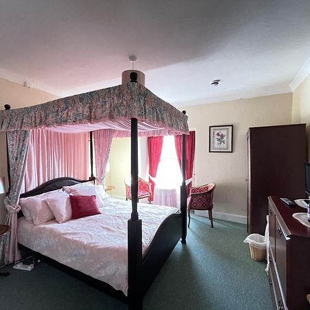 White Court Llandudno Bed & Breakfast Bagian luar foto
