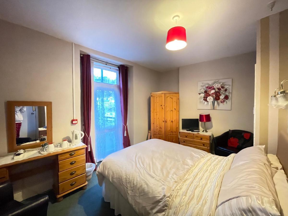 White Court Llandudno Bed & Breakfast Bagian luar foto