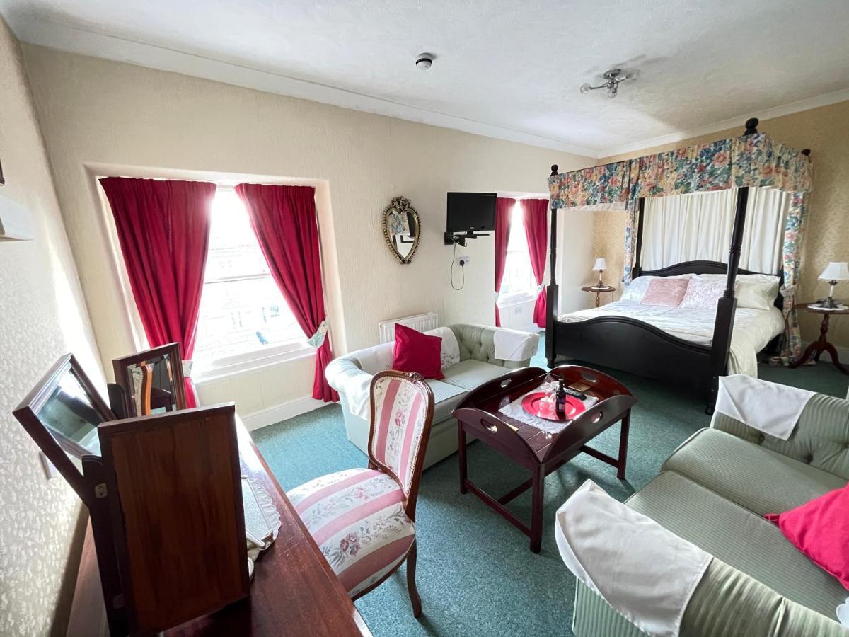 White Court Llandudno Bed & Breakfast Bagian luar foto