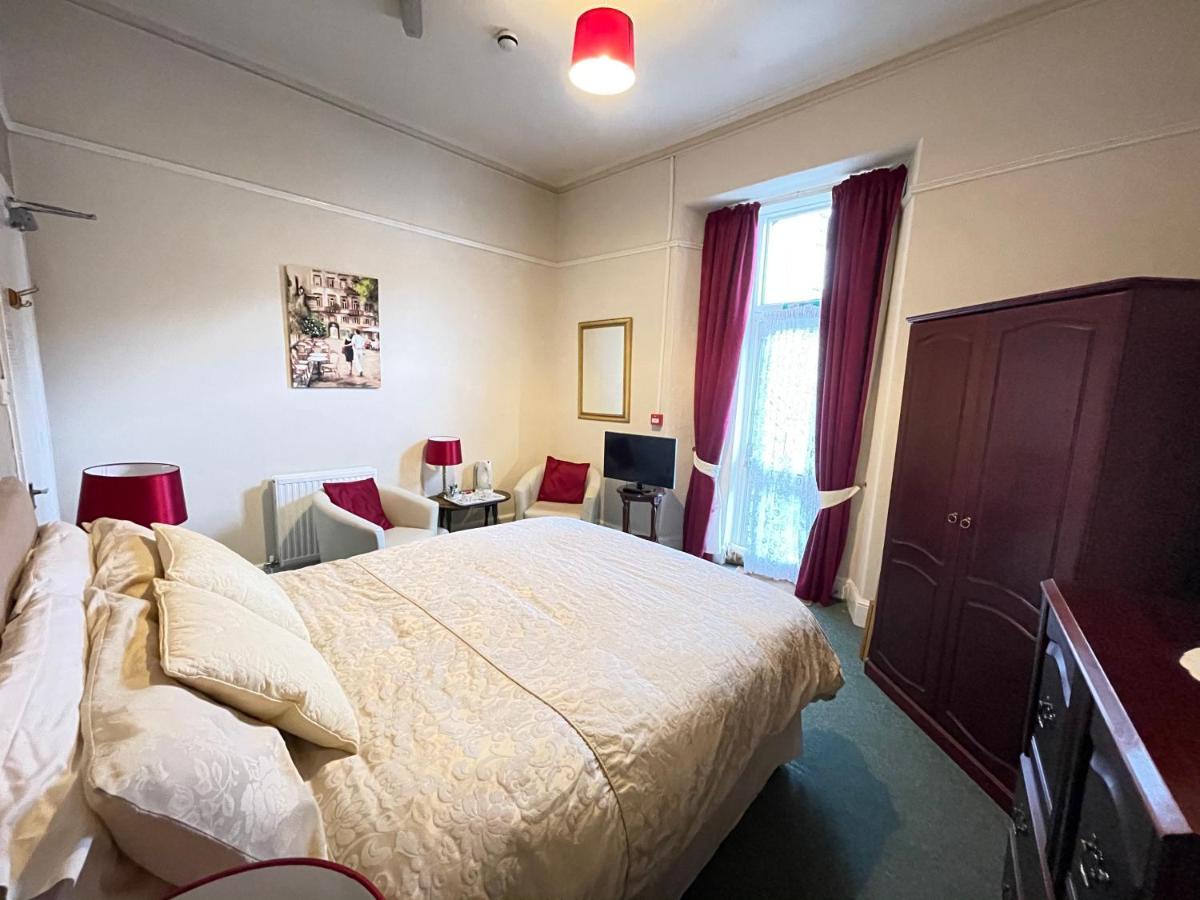 White Court Llandudno Bed & Breakfast Bagian luar foto
