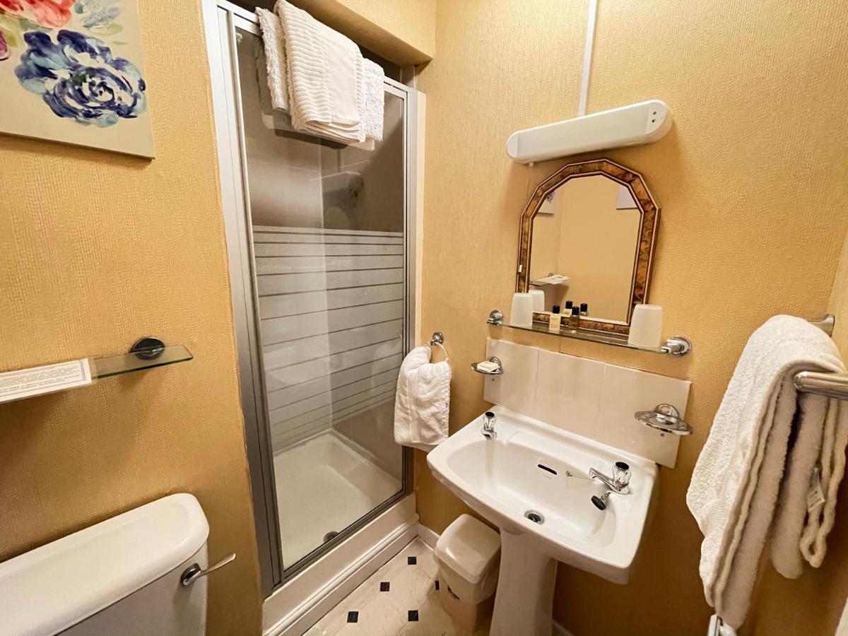White Court Llandudno Bed & Breakfast Bagian luar foto