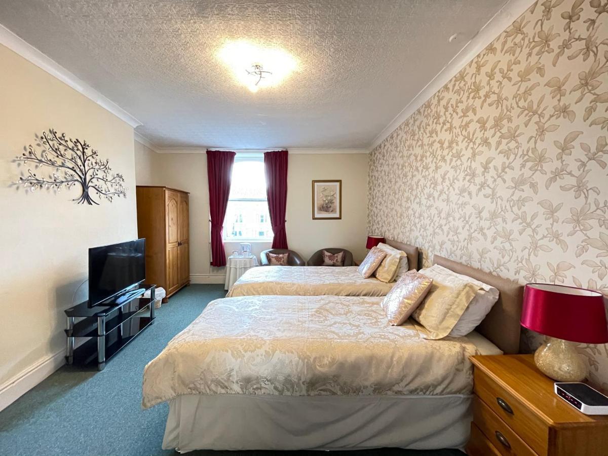 White Court Llandudno Bed & Breakfast Bagian luar foto