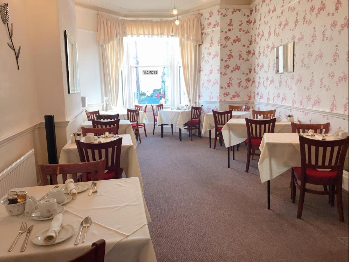 White Court Llandudno Bed & Breakfast Bagian luar foto