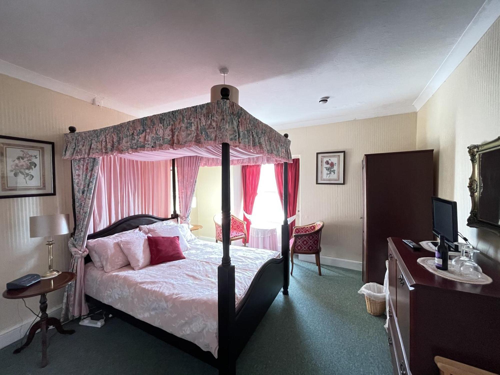 White Court Llandudno Bed & Breakfast Bagian luar foto