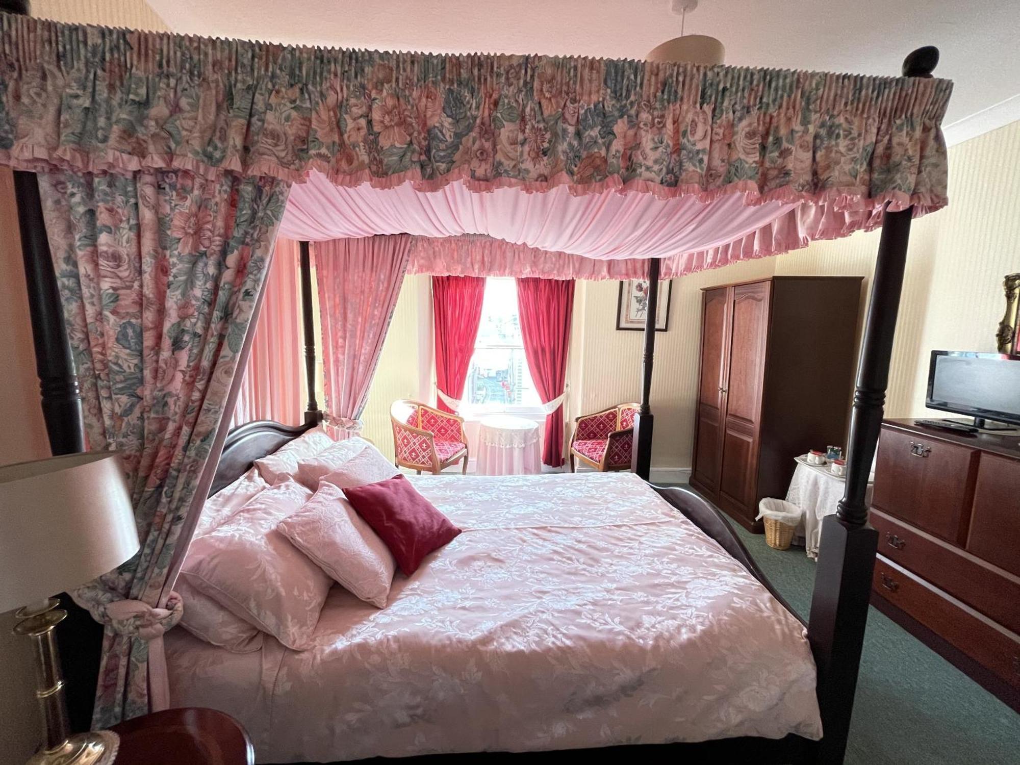 White Court Llandudno Bed & Breakfast Bagian luar foto